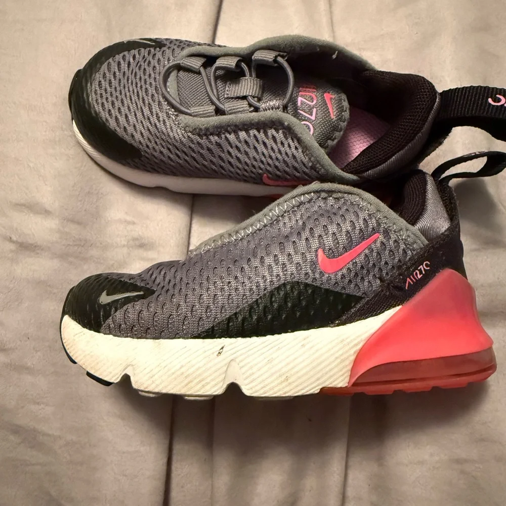 Toddler Nike 270s - Picture 3 of 5
